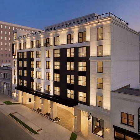 106 Jefferson Huntsville, Curio Collection By Hilton Luaran gambar