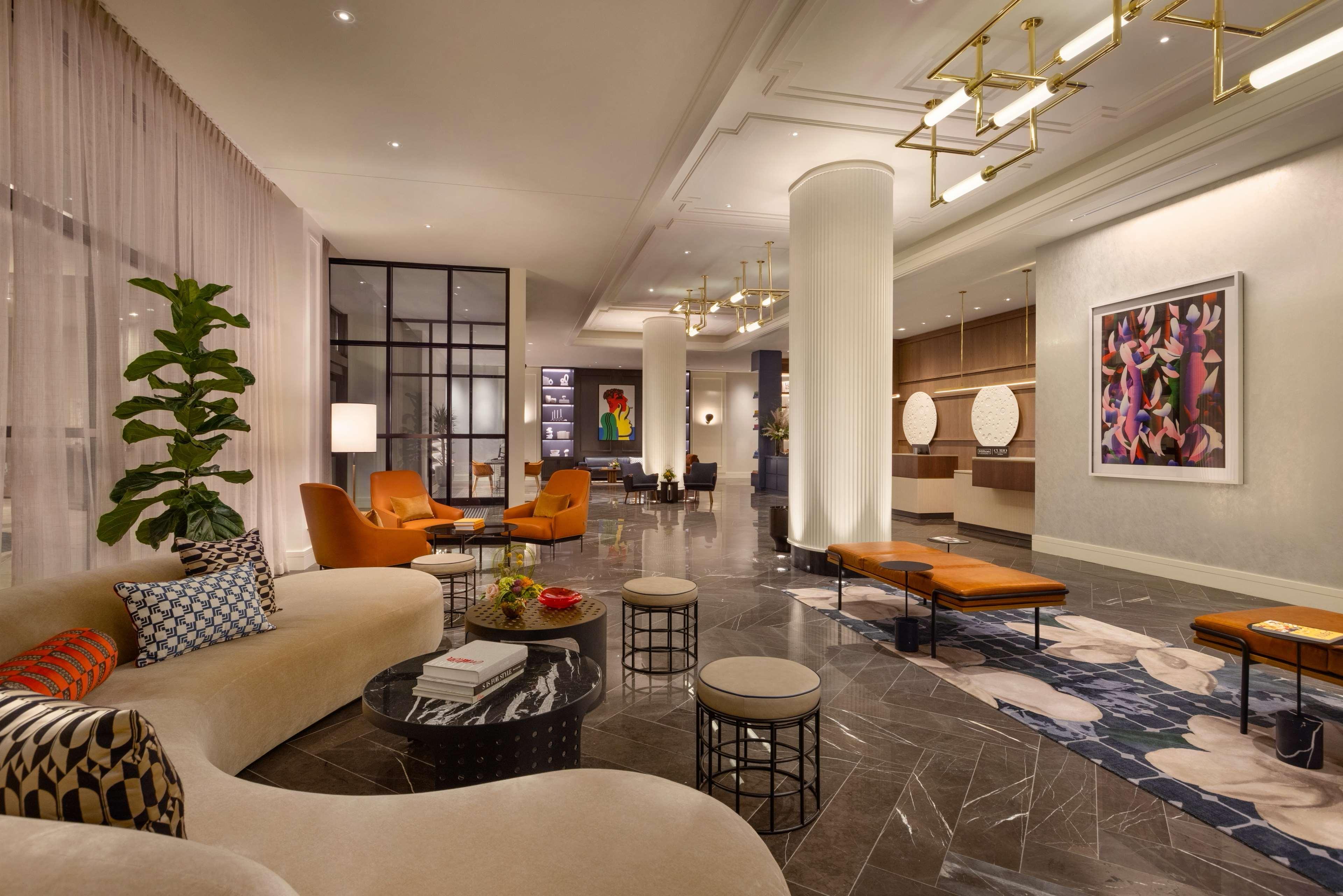 106 Jefferson Huntsville, Curio Collection By Hilton Luaran gambar