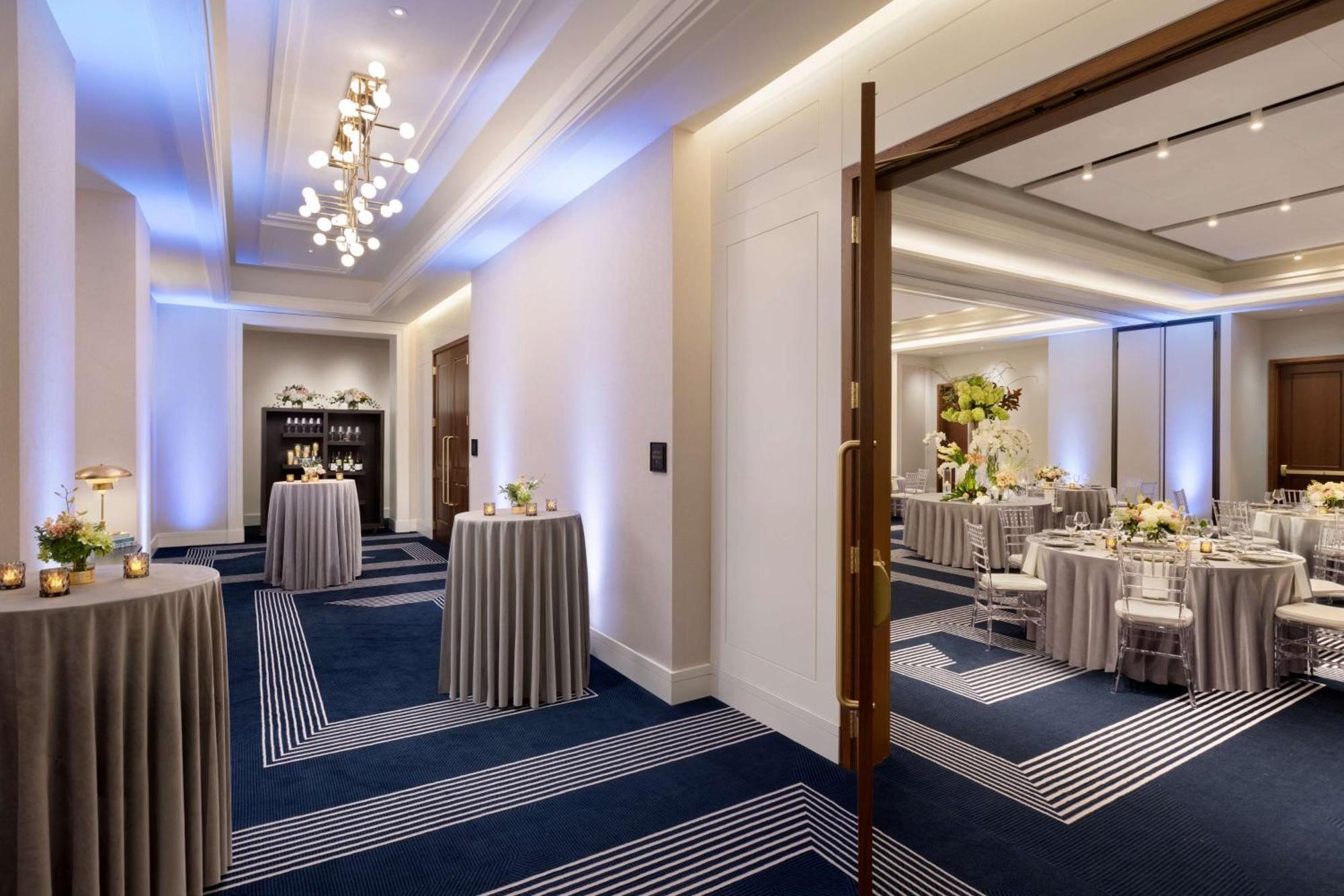 106 Jefferson Huntsville, Curio Collection By Hilton Luaran gambar